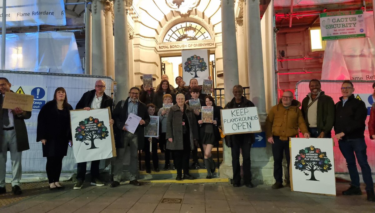 London Play tweet media