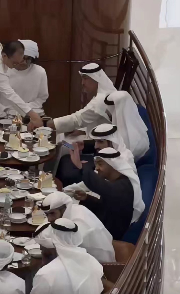 m7xtrr's tweet photo. الوضع الإقليمي مثل منت شايف ولا حسبنا
حسابكم وانتلهوى
زعيمكم تحت
السراديب خايف
وشيخنا بعد الفطور
يتقهوى ✋🏻❤️ https://t.co/uZkl89dTqJ