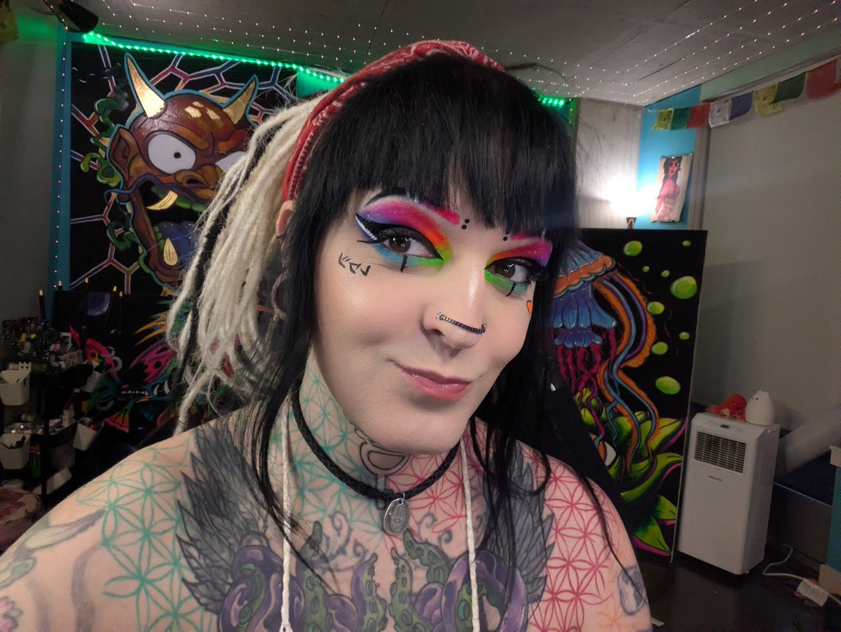 TentacleGiiirl's tweet photo. I'm so close to getting the last stream on my requirements for partner on twitch, help a girl out I got 1 stream left and deadline is tomm, all lurks raids and chatters are much appreciated. https://t.co/BM9Mu8GkSp, come vibe and chill 👉👈🥺👉👈🥺♥️♥️♥️ https://t.co/tfQ6UKUoLM