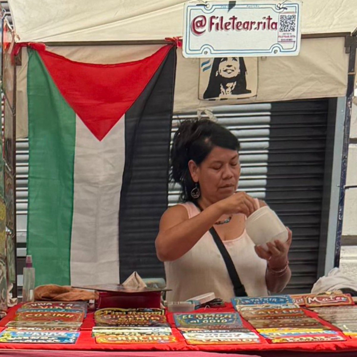 SI ES KUKA, ES NAZ1- Esta rata echó a una feriante de otro puesto en San Telmo solo por ser judía. Hay que hacerle juicio civil y que le saquen hasta el último peso