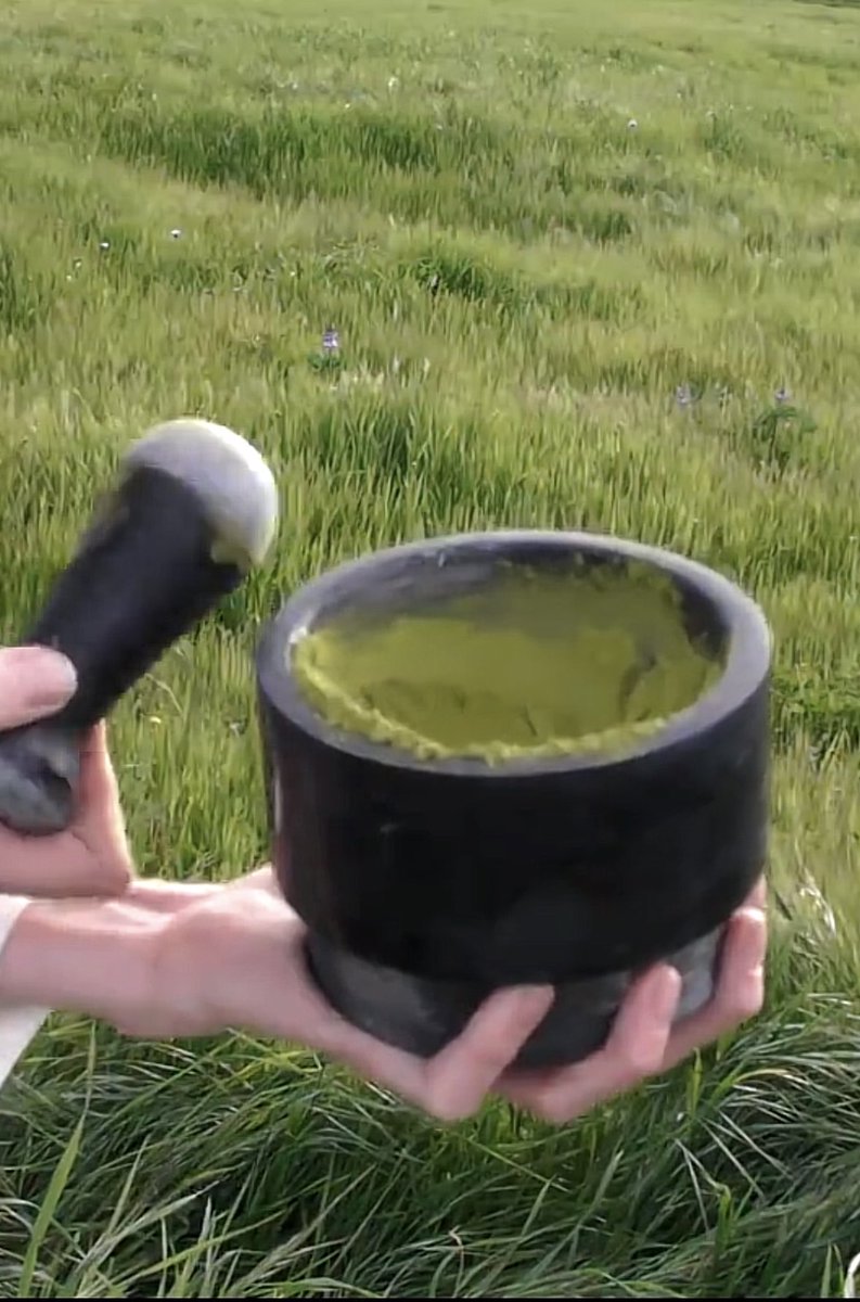 miroyato's tweet photo. you're a fake accelerationist if you dont drink motherboard matcha https://t.co/1b0BkoEFVb