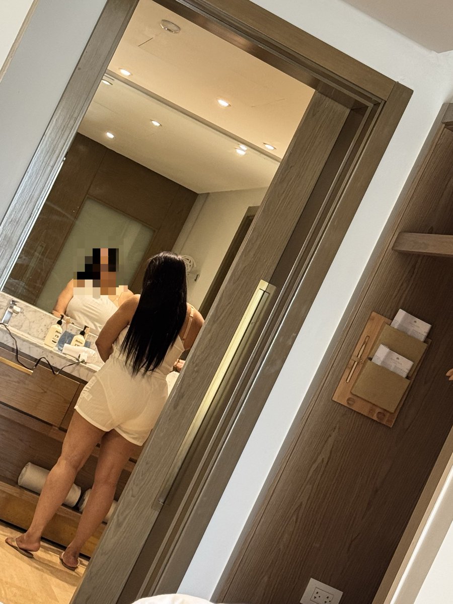 swingersrealesR's tweet photo. La mujer a partir de los 35 años deja de ser una simple mortal para convertirse en una Diosa del sexo. Puedes estar de acuerdo conmigo o no, pero no voy a discutir algo que a mi entender no resiste ningún analisis https://t.co/Bujb4YYUFf
