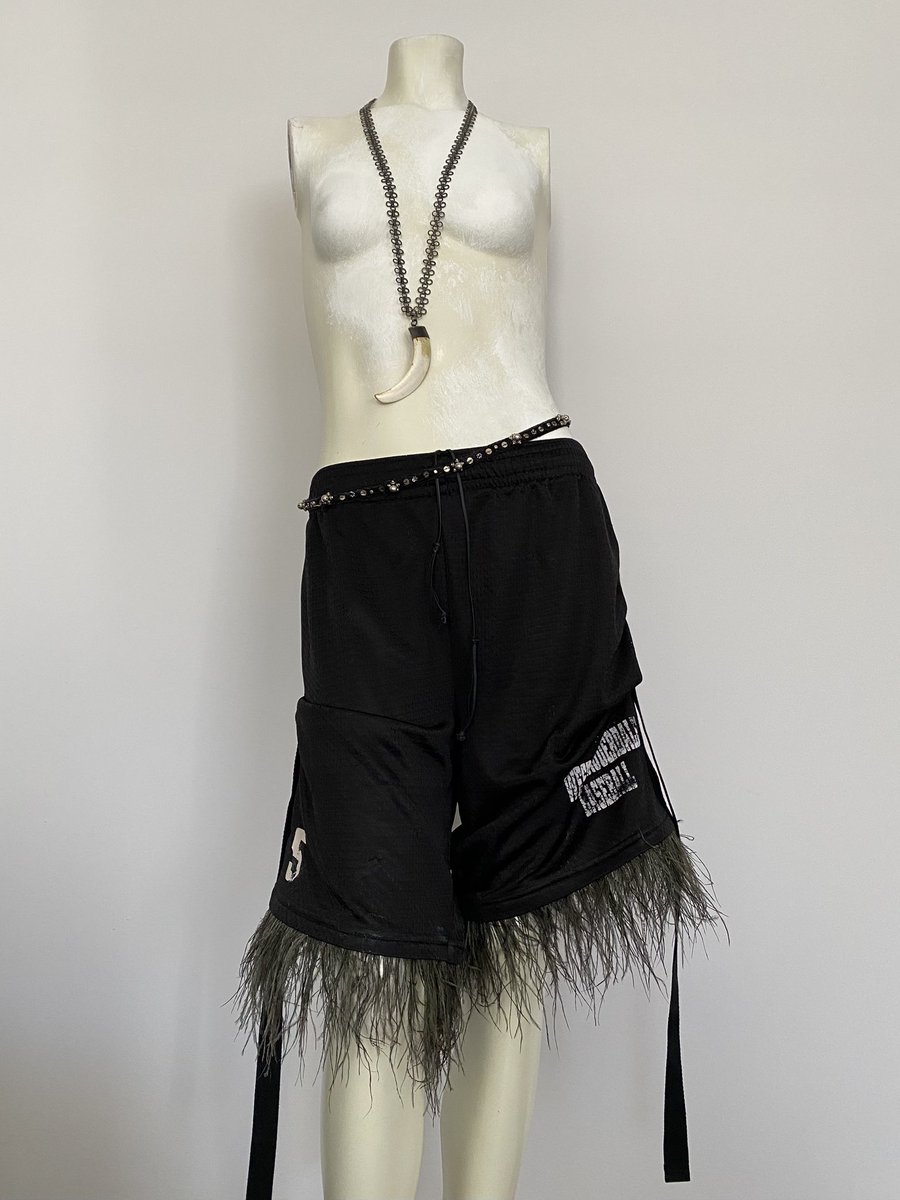 Foot To Throat tweet media