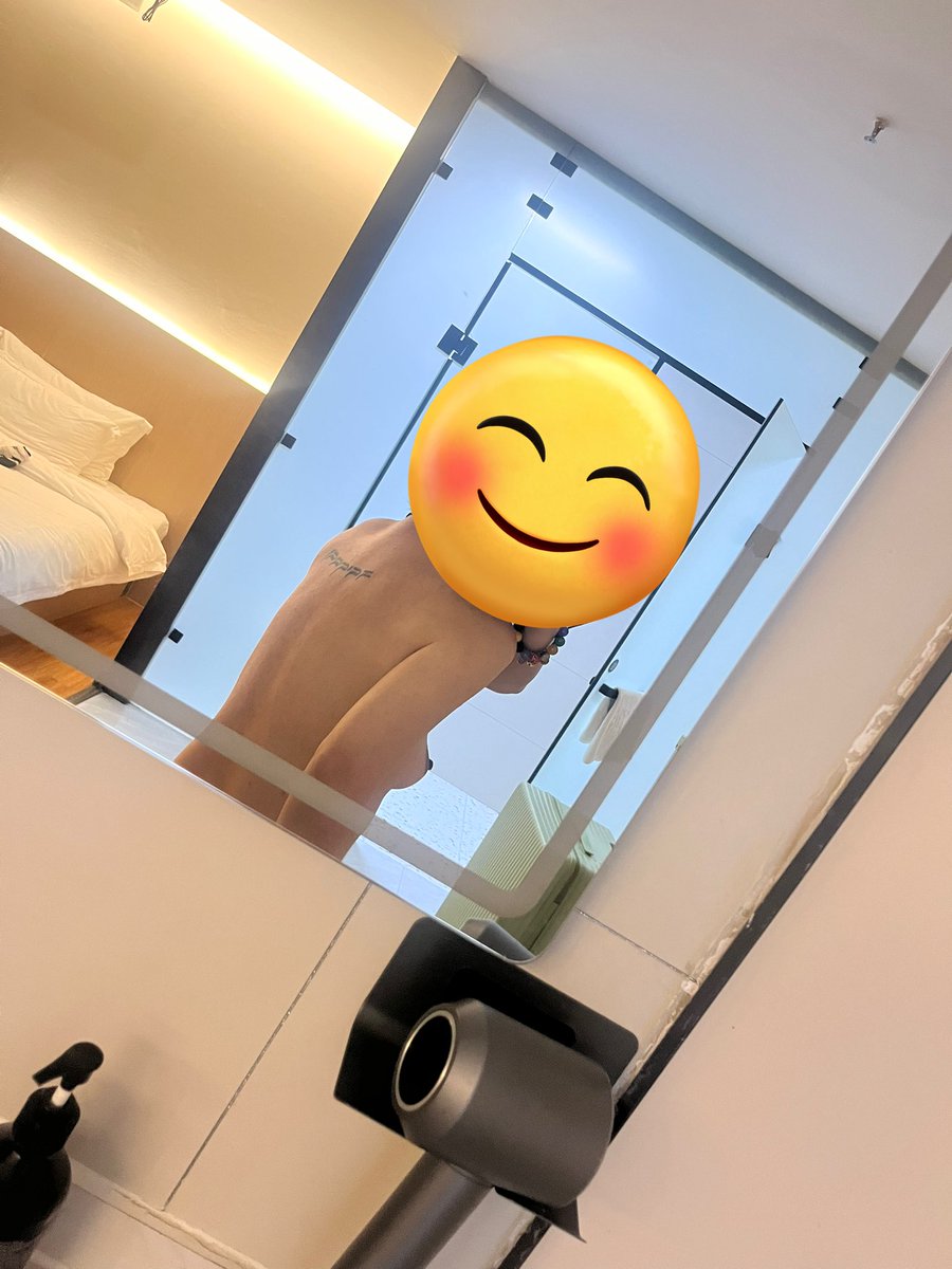 goulinisme's tweet photo. 好像在一个很浪漫的城市，诗城。其实啊，色情的要死。男的明知道女的有家庭，还给她口交。在这个城市特别想做，戈壁滩上情情爱爱的城市。
#les #wlw #广州拉拉 https://t.co/73JUxQtT7Q