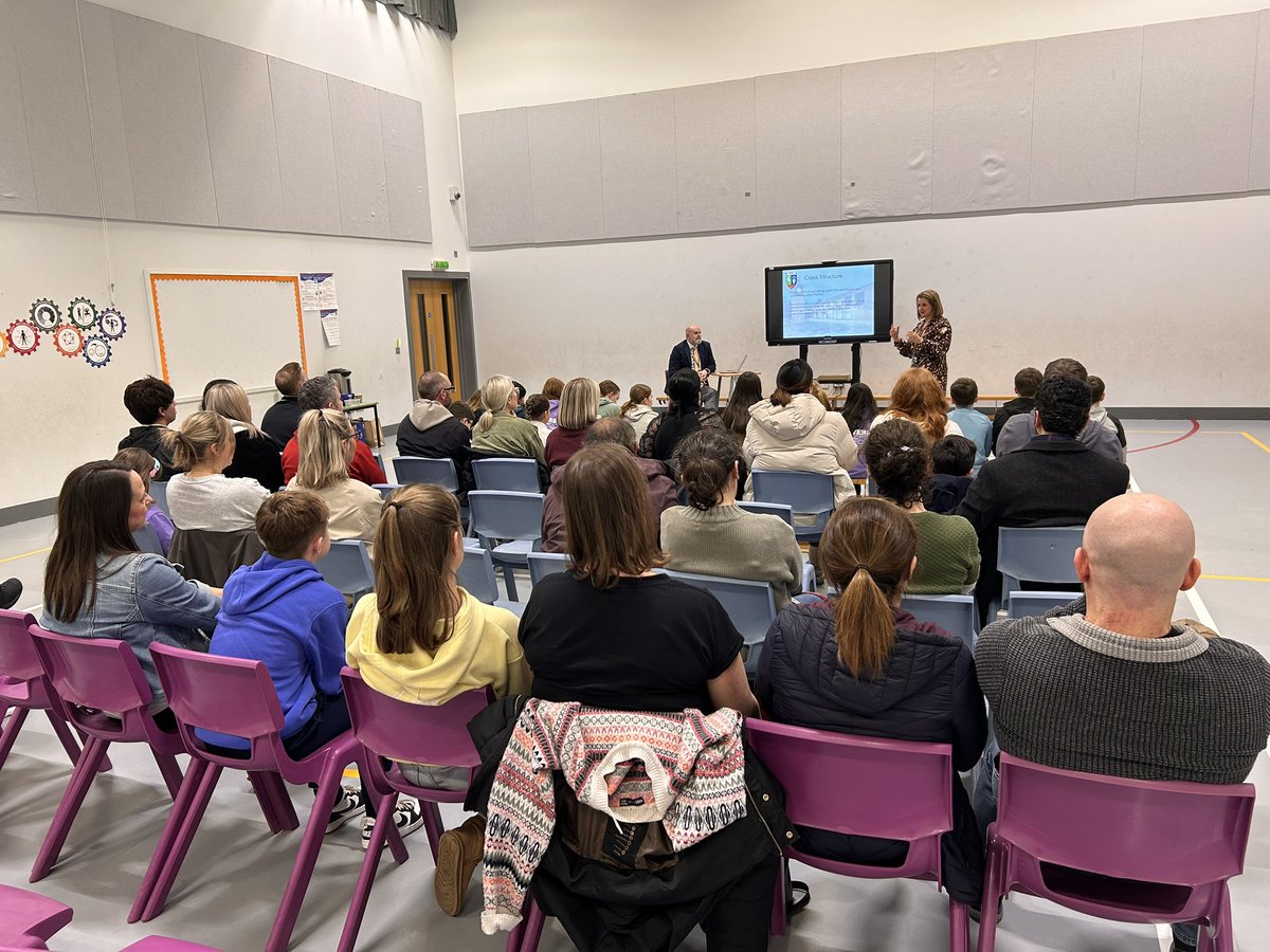 harrisacdundee's tweet image. Delighted to be welcomed back into our Cluster partners Invergowrie Primary School this evening for our first @harrisacdundee Primary Seven Roadshow this evening. 

Thank you for having us and for such a warm welcome. 

#TogetherWeAreHarris 
#Transition 
#NewBeginnings