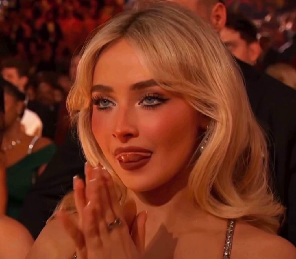 хтивий філософ tweet media