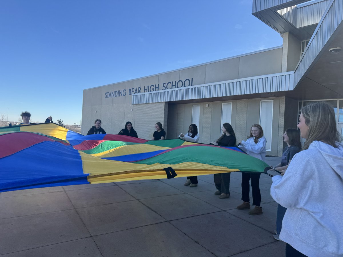 Lincoln Standing Bear High School tweet media