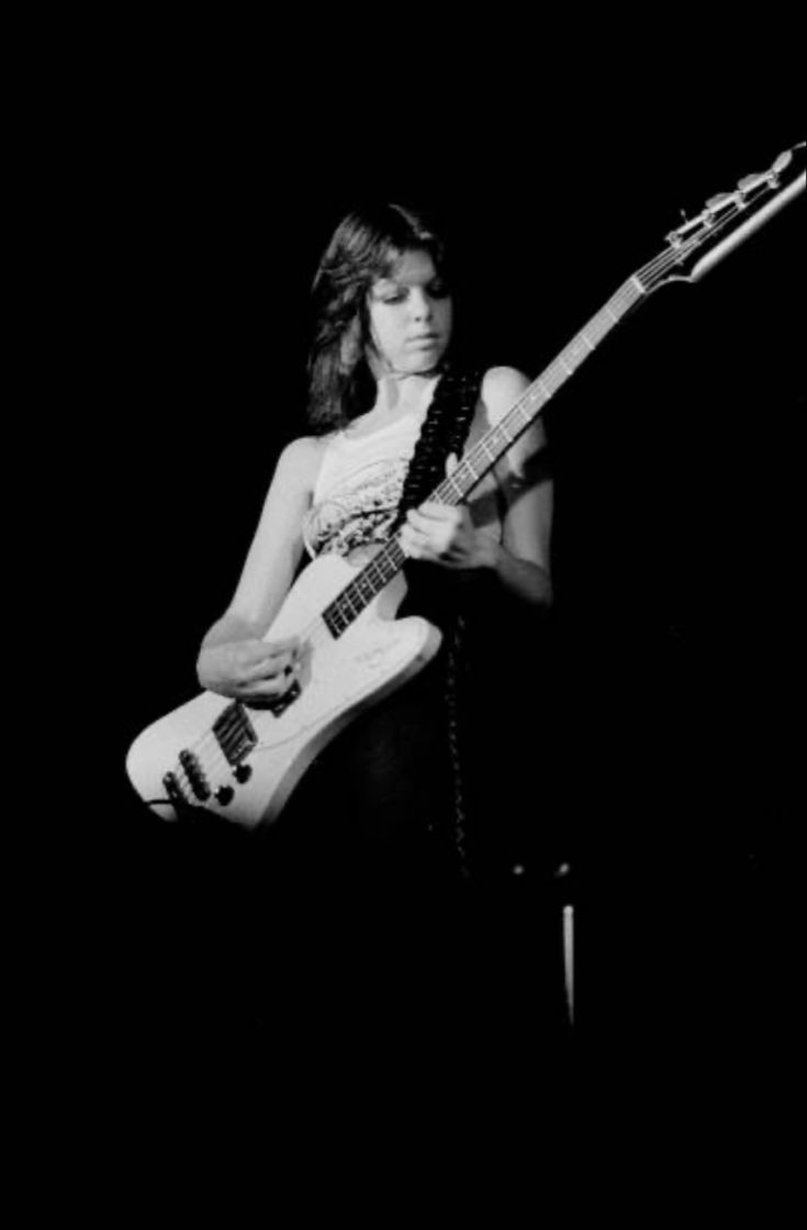 KWofficial32's tweet photo. Blessing your X feed with Jackie Fox from The Runaways🖤🖤🖤 Happy Monday everyone! 

Found these photos on Pinterest 

#therunaways #jackiefox #1970s #rocknroll https://t.co/vZ26EVEsRo