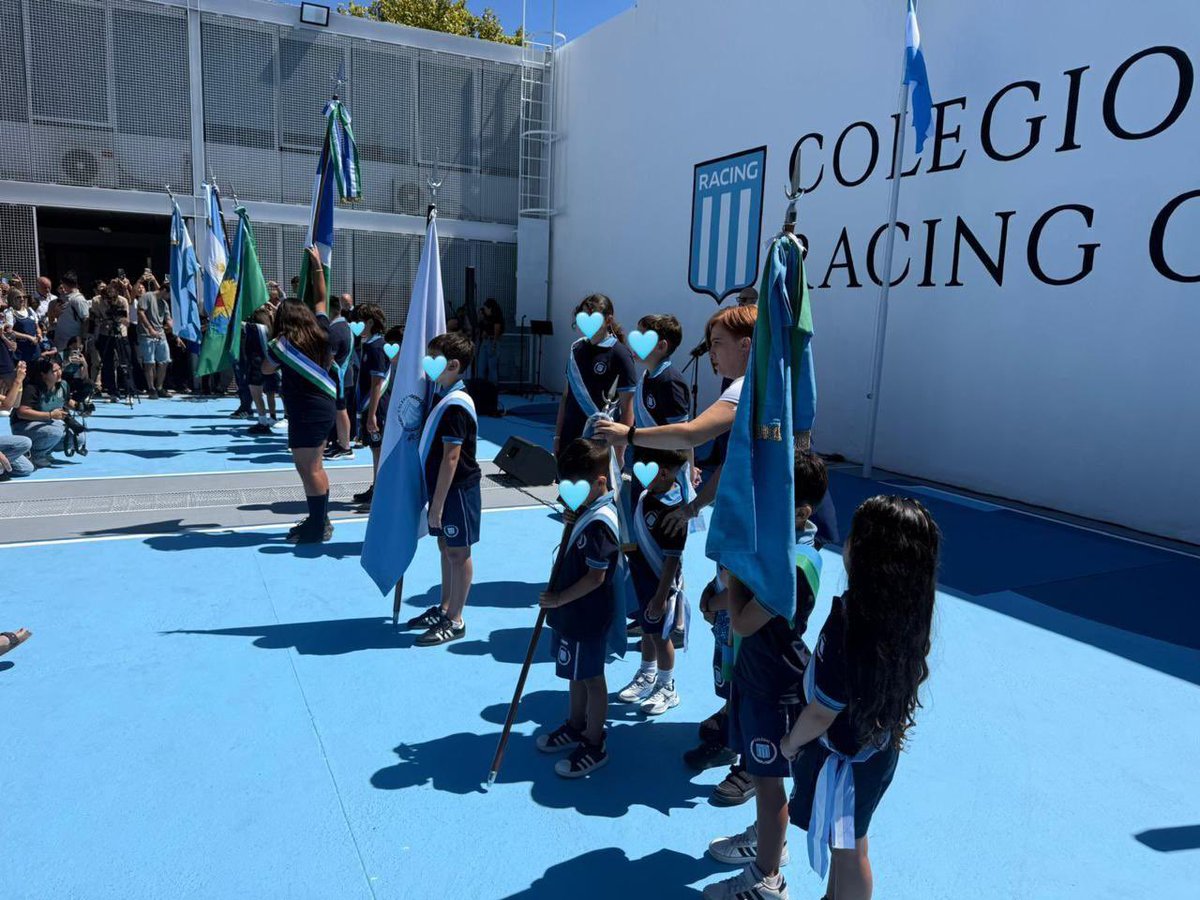 La Academia 🎓
Nuevo colegio.
Este campeonato queda para siempre.