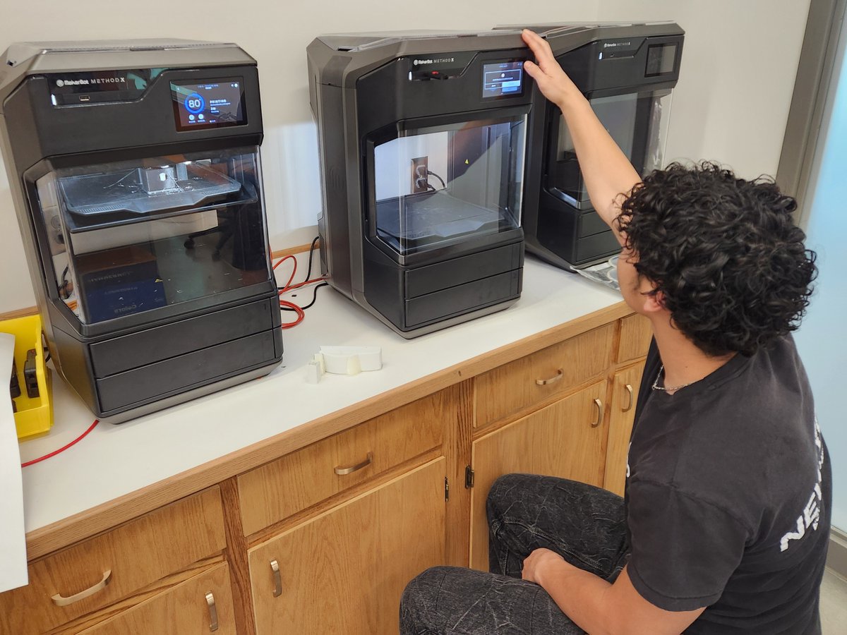 Lincoln Standing Bear High School tweet media