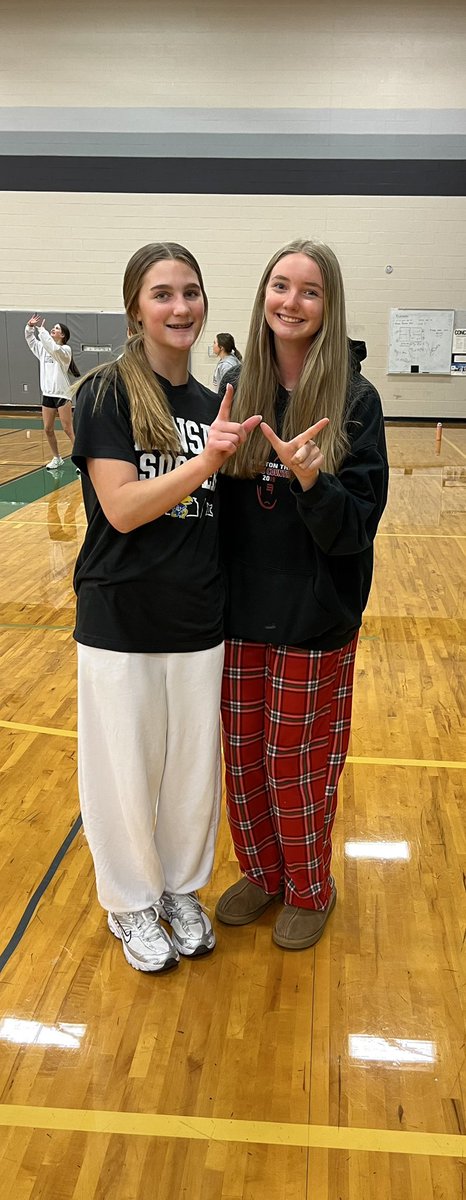 Congrats Brielle and Coach Katelyn on their W4 pickleball championship!