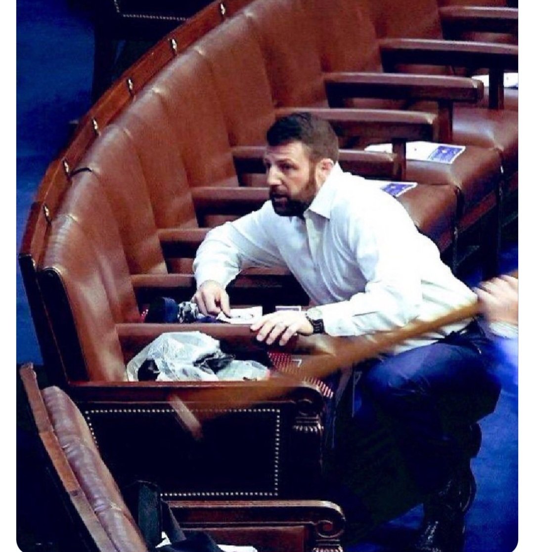 Walterskol tweet media