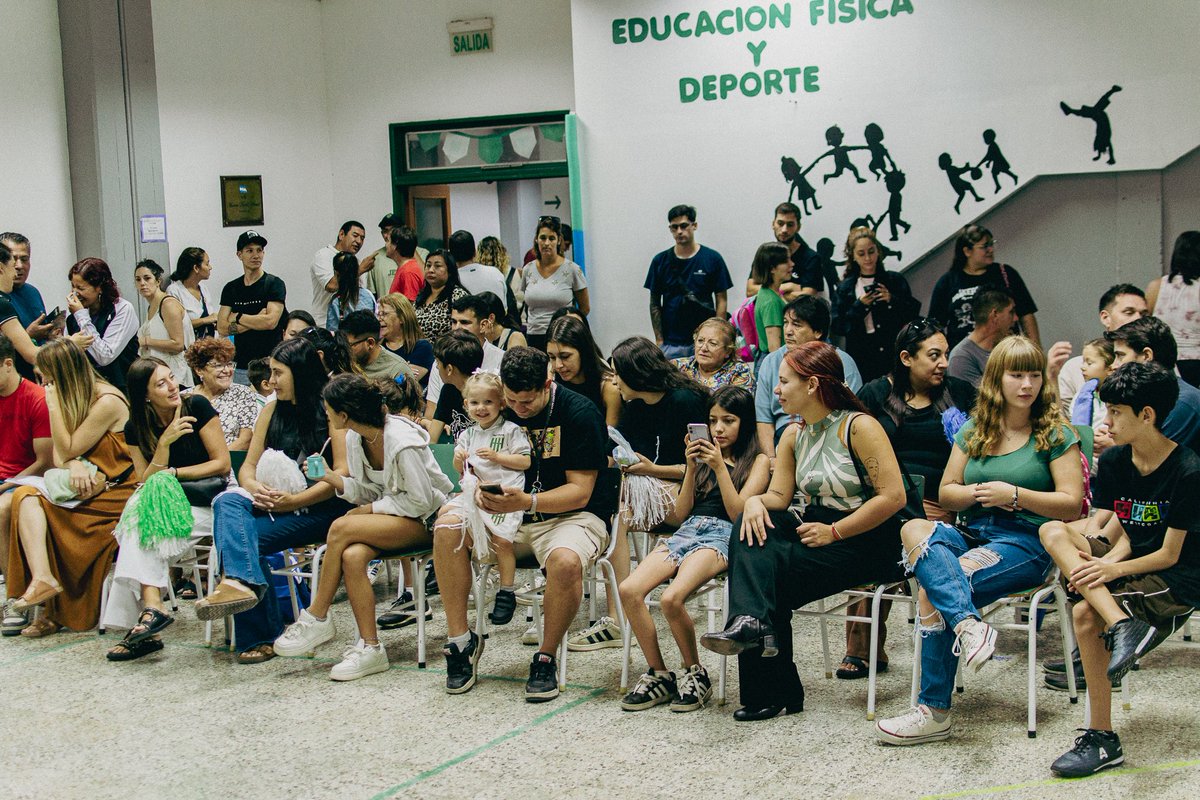 Este año, con un significado especial: los 130 años de Banfield, una historia que también se construye todos los días en nuestras aulas, formando chicos y chicas con valores, sentido de pertenencia e identidad banfileña.
