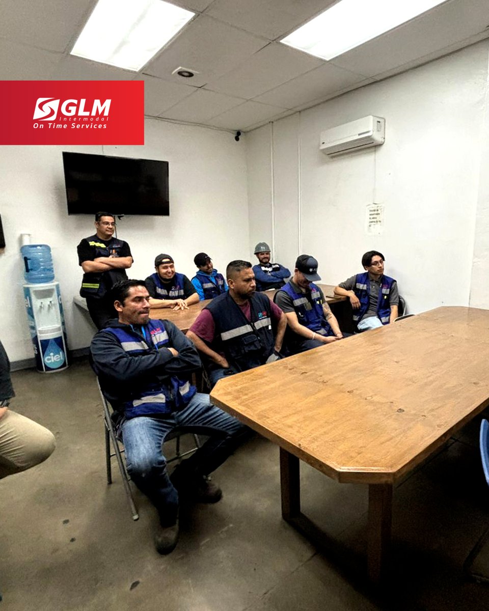 GlmLogistica's tweet photo. Hoy tuvimos nuestra sesión informativa sobre AFORE, un espacio pensado para que nuestros colaboradores conozcan mejor sus prestaciones y tomen decisiones informadas sobre su futuro.

Gracias a quienes participaron 🙌 #EquipoTijuana #GLM #Afore https://t.co/N9BbkmDQXk