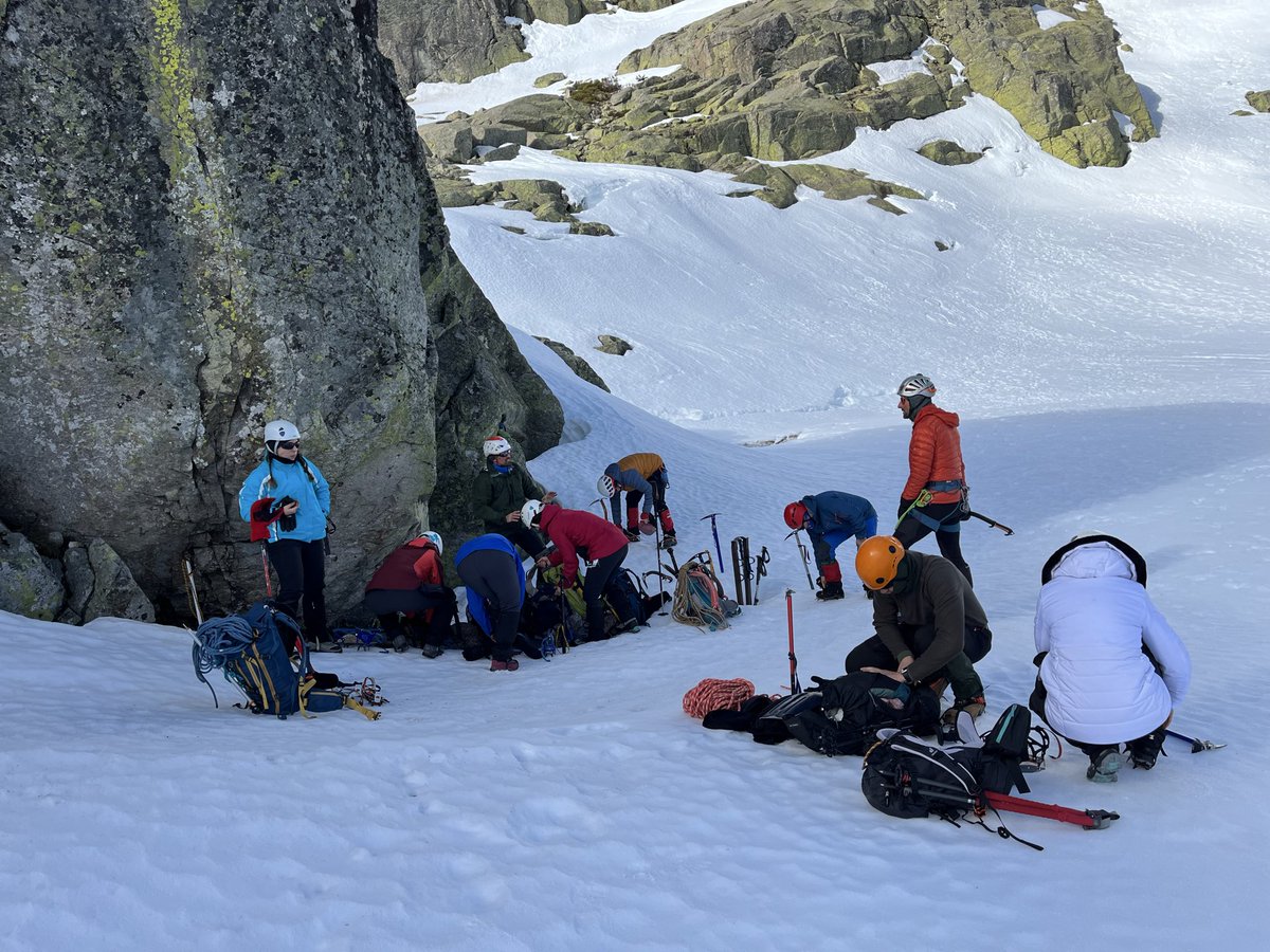 Club Deportivo Abulense de Montaña Almanzor tweet media