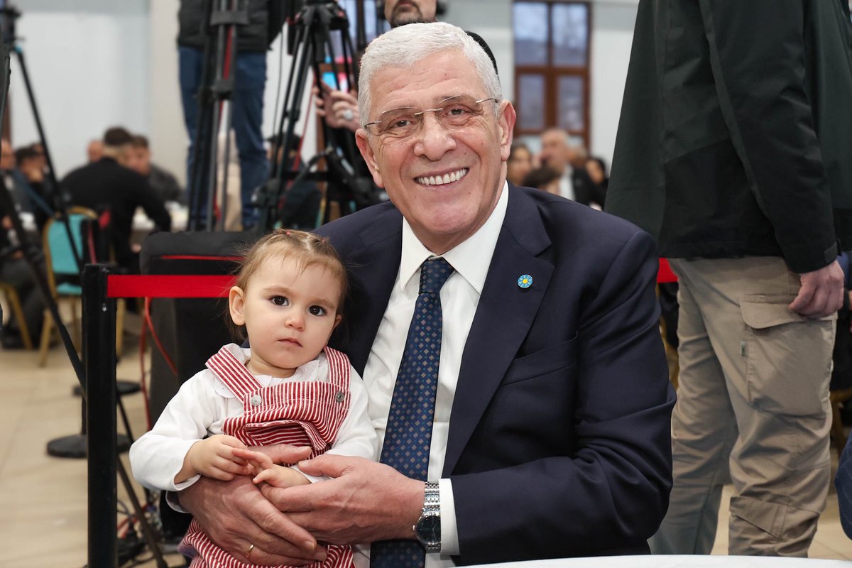 iyiparti's tweet photo. Genel Başkanımız Sayın Müsavat Dervişoğlu @MDervisogluTR,

Osmaneli Belediye Başkanımız Sayın Bekir Torun'u makamında ziyaret etti, ardından Ramazan’ın bereketini Osmanelili vatandaşlarımızla hep birlikte paylaştık.

Misafirperverlikleri için Belediye Başkanımıza ve Bilecikli vatandaşlarımıza gönülden teşekkür ediyoruz.