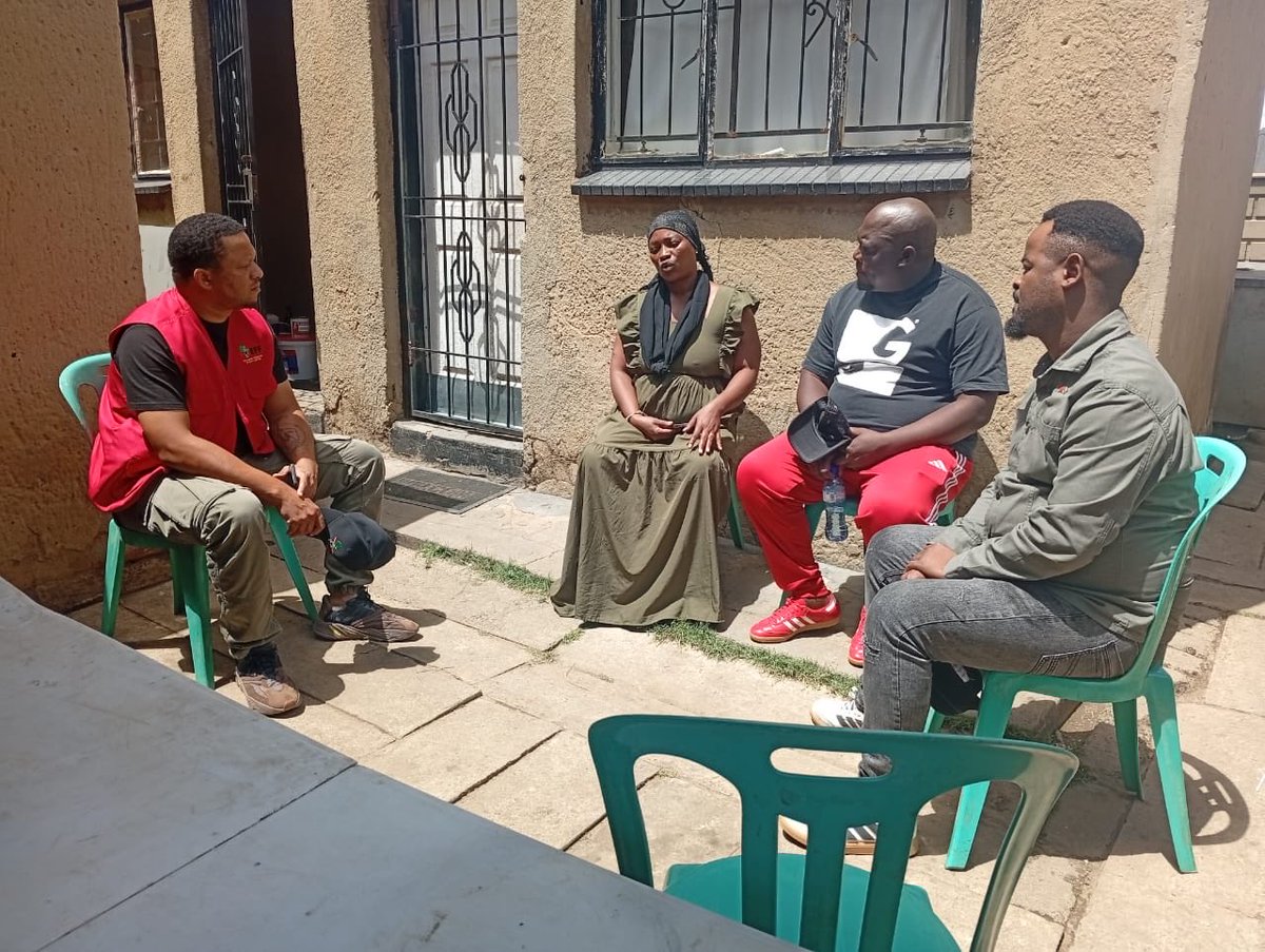 EFFJHB_B's tweet photo. EFF Subregion B &amp; D visited the Mnisi family on 25 Feb. Manqoba's mother described finding her son's body with serious head injuries &amp; injuries to the neck/jaw—as if strangled by an object. This contradicts the school's version. https://t.co/mTcOVbMAgd