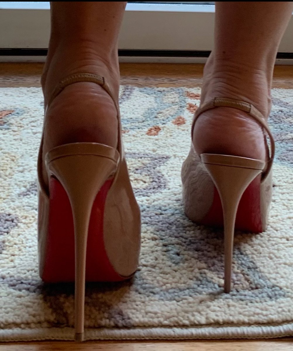 Highheelgirl8's tweet photo. Power Heel closeups💋👠
By request 💋👠 https://t.co/ayKJT9q8b6