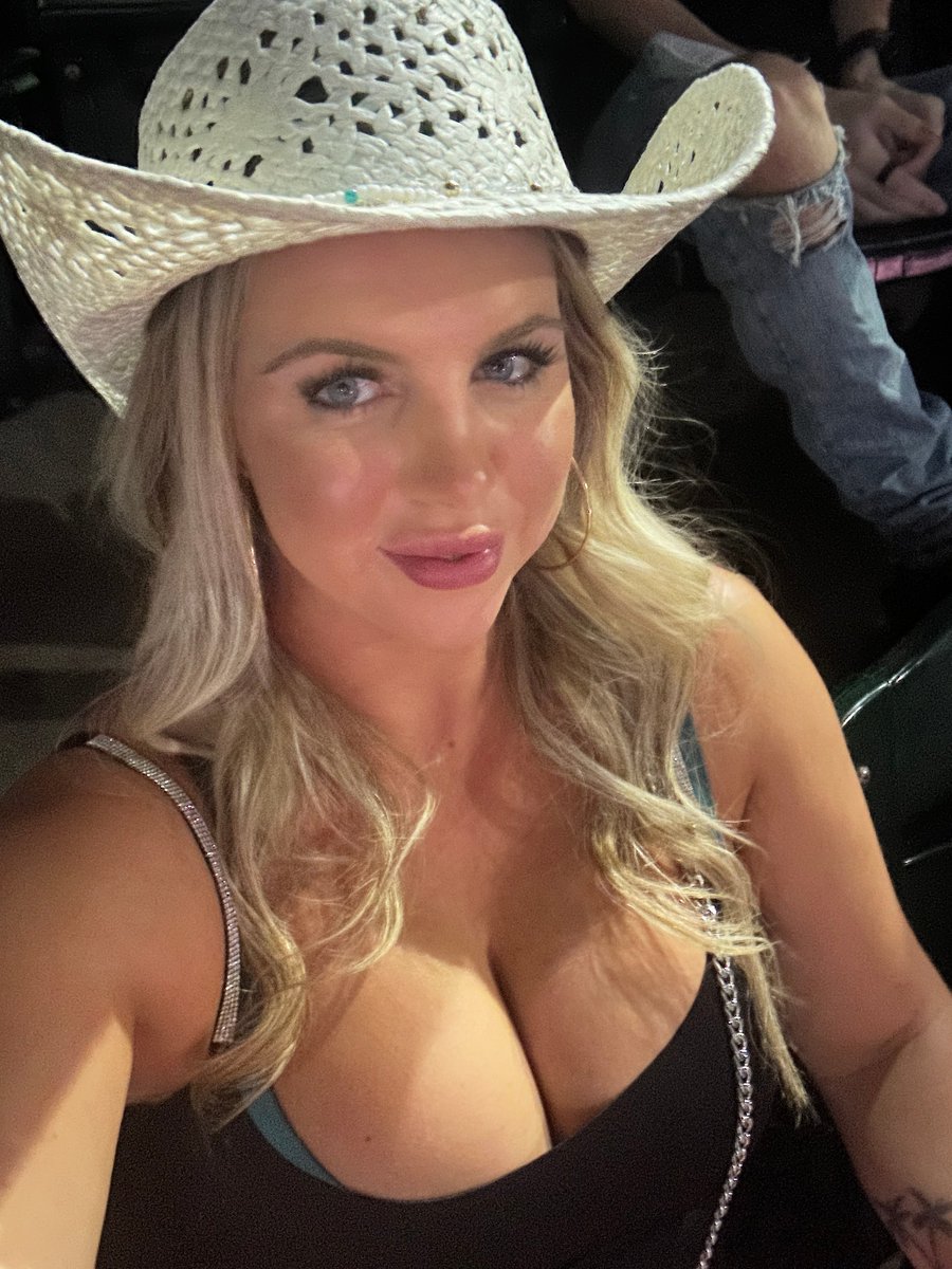 TripleDDDBabeee tweet media