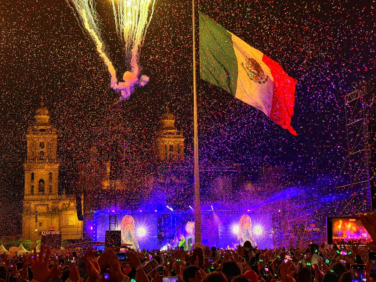 #ShakiraEnElZócalo, capturada con la cámara del iPhone 17 Pro Max 📸