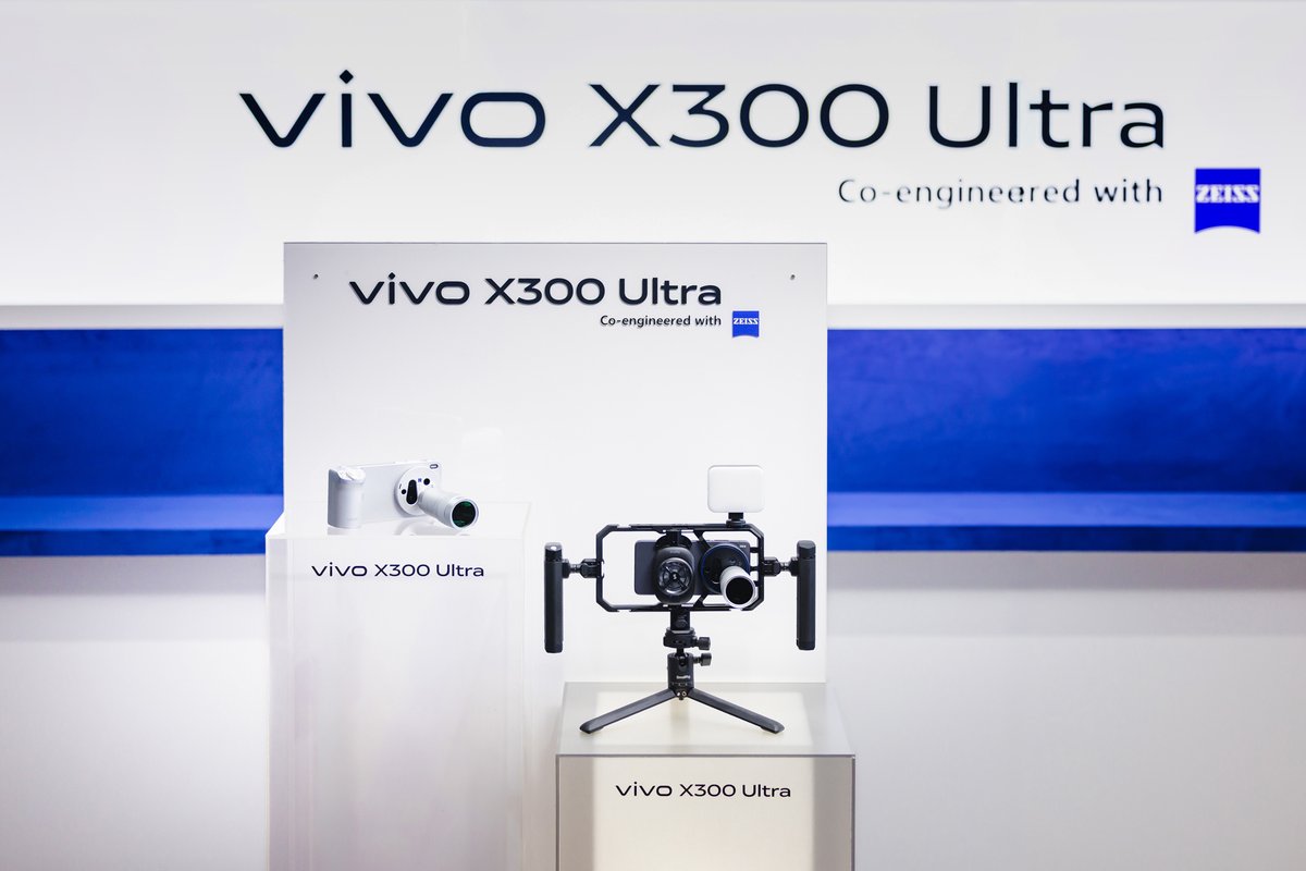 vivomobilemx's tweet photo. En MWC 2026, @Vivo_GLOBAL presentó X300 Ultra con el nuevo Teleobjetivo vivo ZEISS Gen 2 Ultra de 400 mm, llevando la fotografía móvil a otro nivel de alcance y precisión.
Sigue pendiente para conocer más sobre este lanzamiento.
#vivoX300Ultra #vivoSmartphone #MWC2026 https://t.co/arW73TAMvP