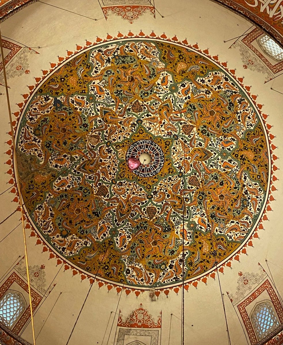 dehşet yorgunum ve müthiş inançlı