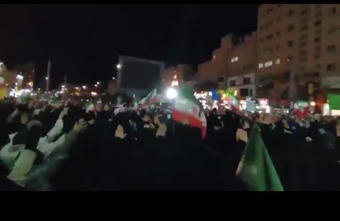 Tahran'da binlerce kişi, ABD ve İsrail saldırılarını protesto ediyor…