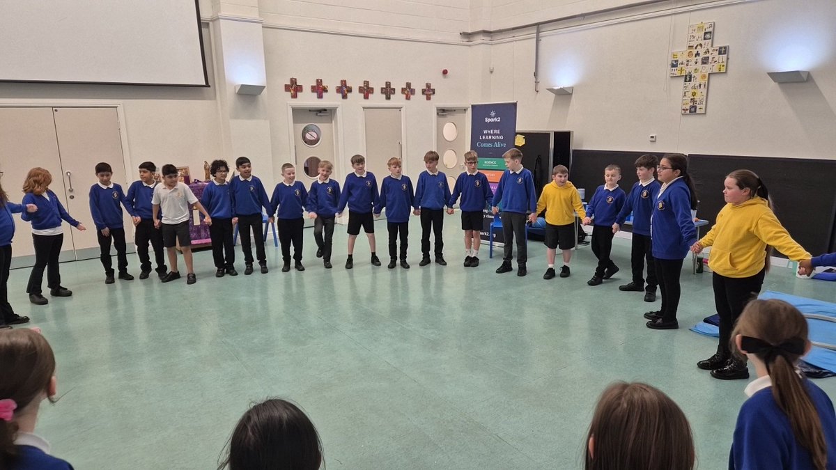 stjosephskly's tweet photo. #SJKPineClass had the best afternoon taking part in lots of science experiments. π₯Όπ₯½ #SJKScience https://t.co/O932aPyWnS