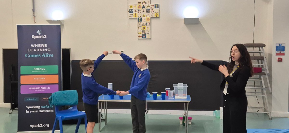 stjosephskly's tweet photo. #SJKPineClass had the best afternoon taking part in lots of science experiments. π₯Όπ₯½ #SJKScience https://t.co/O932aPyWnS