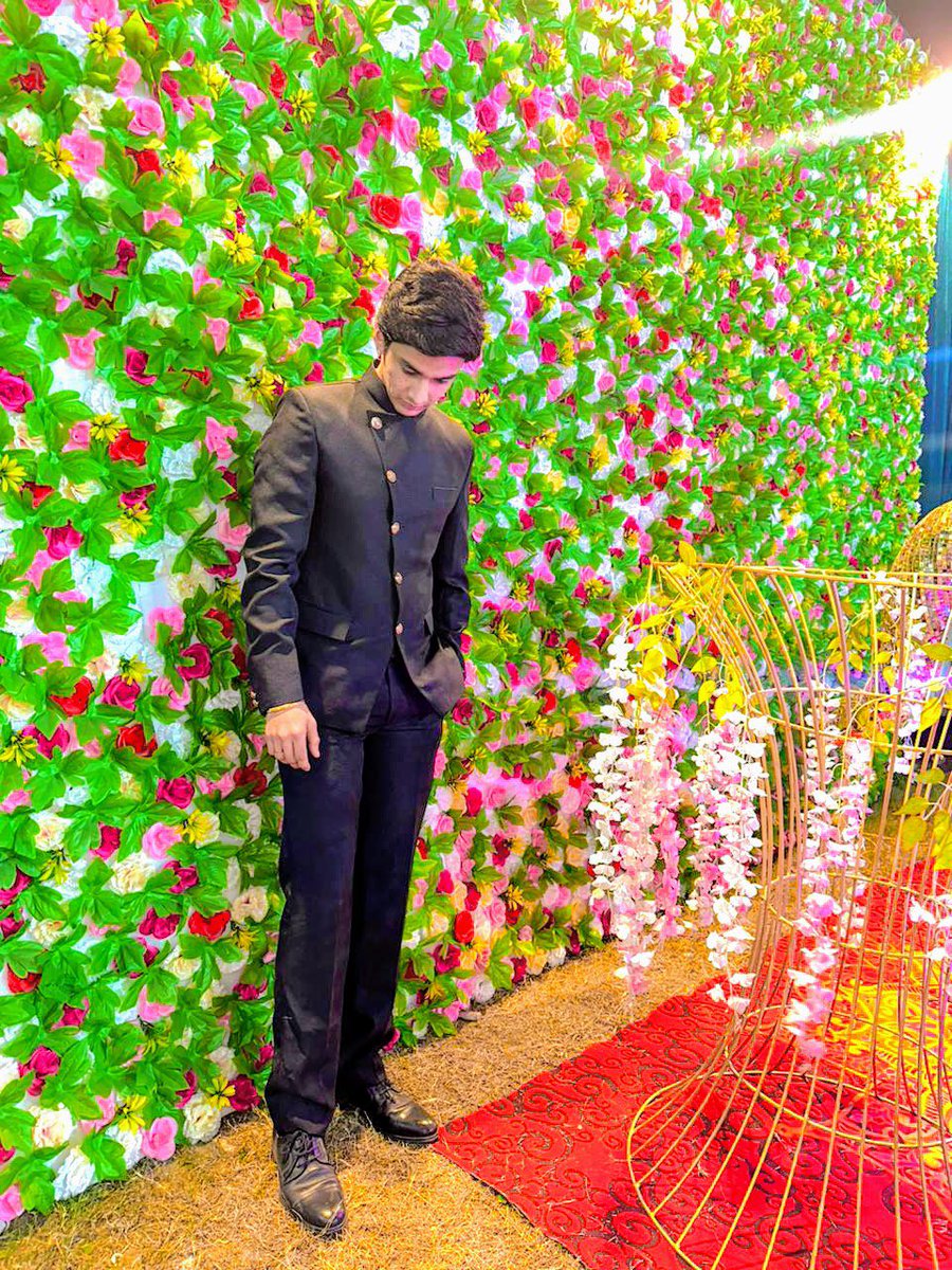 dhruvchand2003's tweet photo. देर आए दुरुस्त आए 🥰 
#dhruvchand5151 #weddingphoto https://t.co/p5iNm1MydV