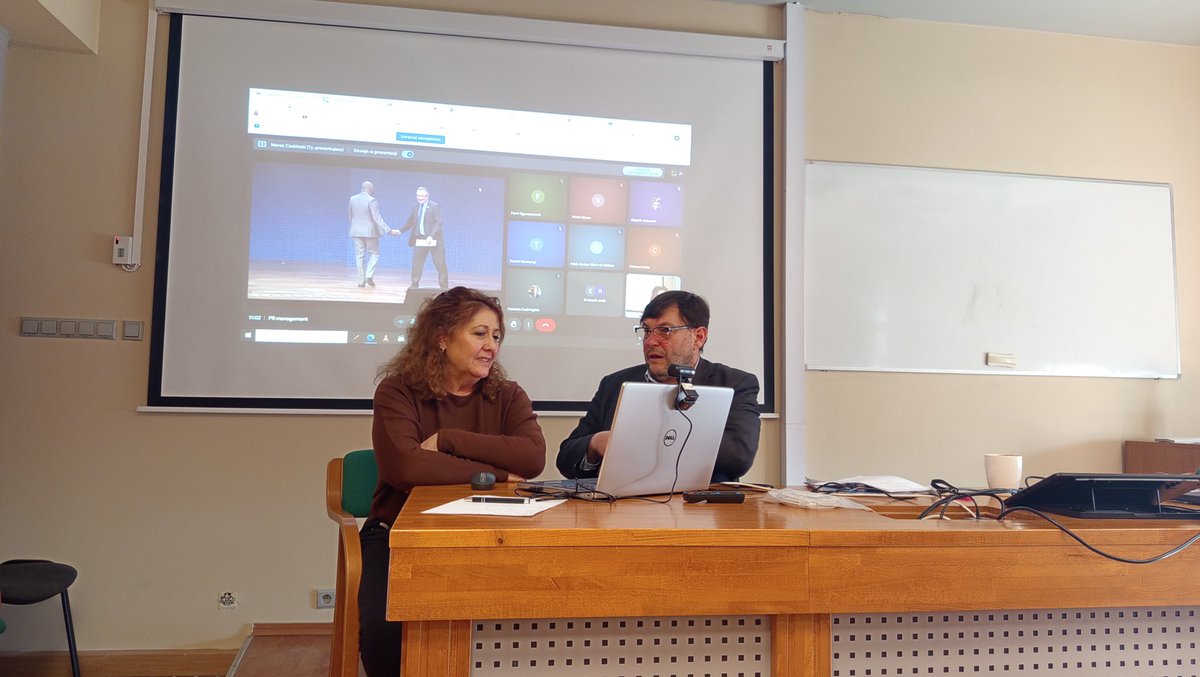 Asesoria de EF y Artística tweet media