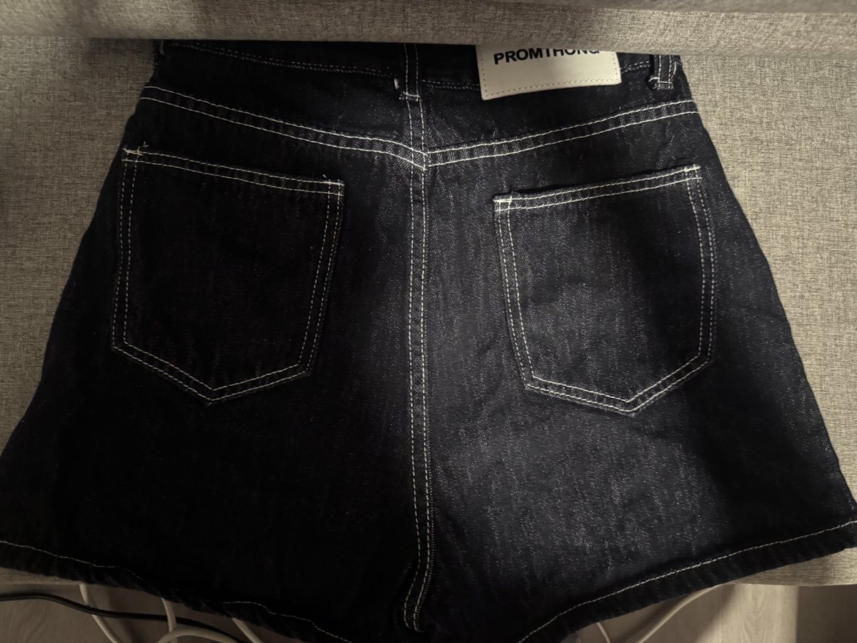 KhaPlxy's tweet photo. กางเกงยีนส์ ขาสั้น promthong สีครามดิบนะคะ
150 บาท ส่งฟรีค่า
#ส่งต่อเสื้อผ้ามือสอง #ส่งต่อกางเกงยีนส์  #ส่งต่อเสื้อผ้ามือสองสภาพดี https://t.co/riDBTLr5e8