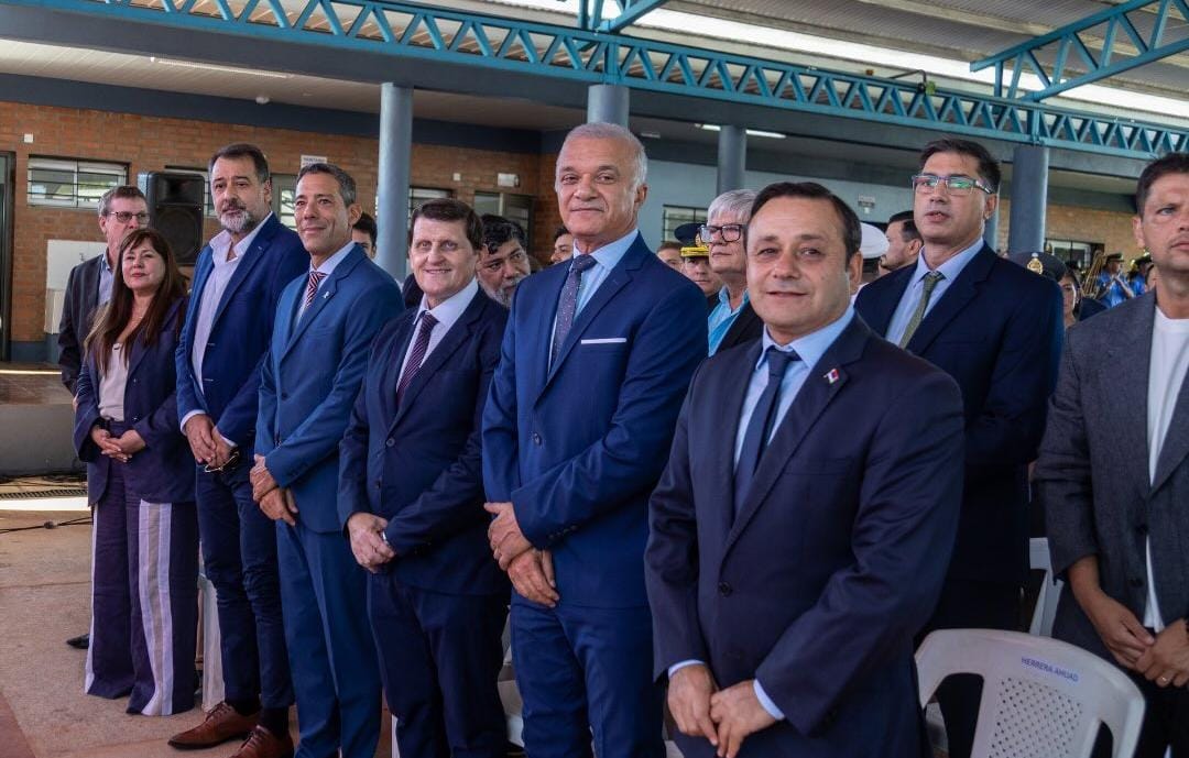 Acompañé el Acto del inicio del Ciclo Lectivo 2026 en la Esc N° 939, en San Javier. Contento de poder estar este primer día de clases junto a docentes y niños con el equipo de salud, que estuvo presente con información, vacunas de calendario y atención primaria.
@saludpublicamnes