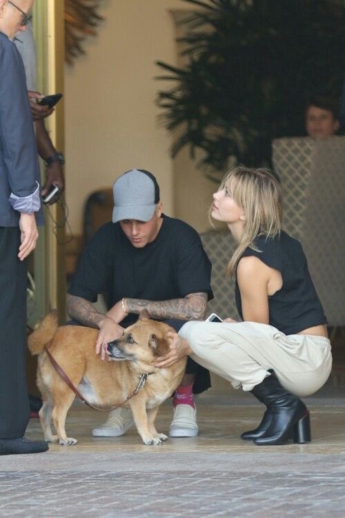 IMY2JDB's tweet photo. Justin and Hailey Bieber https://t.co/kAl9OkBfCo