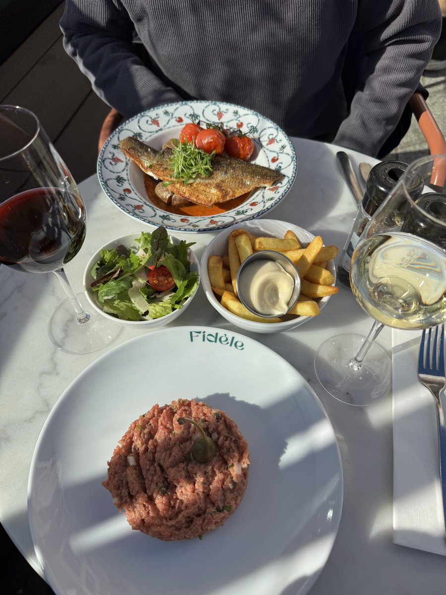 𝚜𝚠𝚎𝚎𝚝𝚜𝚊𝚛𝚒 ✩‧₊˚ tweet media