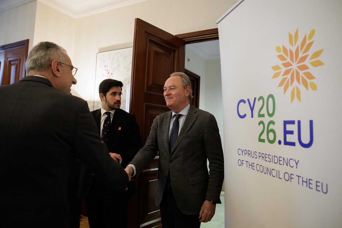 Alberto Fabra tweet media