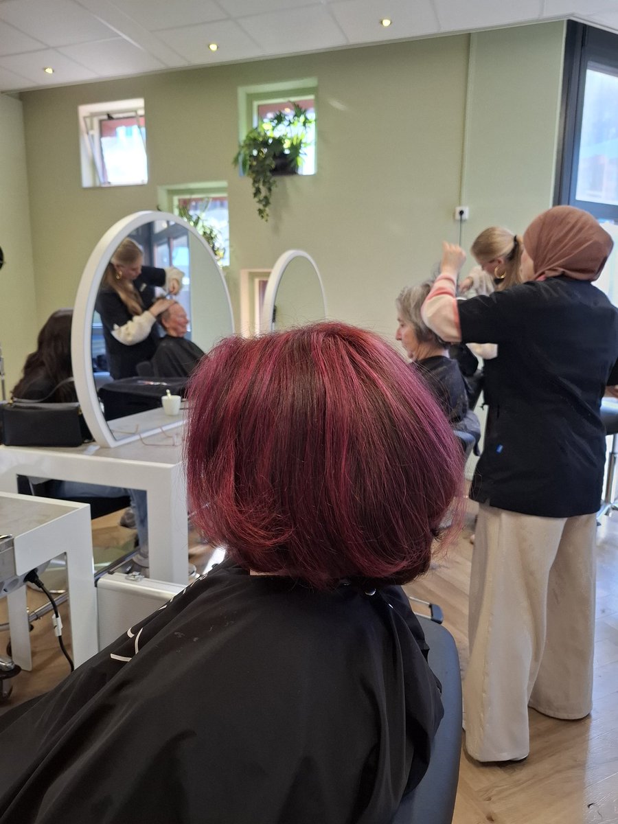 MrsKilted tweet media