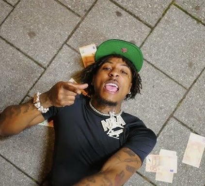 The best rapper of all time NBA Youngboy is having some problems with one of his many girlfriends who tried to use his son for money from him💔😶

Pray for him🙏

“I just want him to have a relationship with his father it’s not right. Yeah I know b—ch after you turned him into a