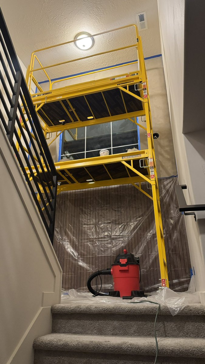 lizloganugc's tweet image. Spent 10 hours up on scaffolding at 28 weeks pregnant for a DIY collab. I think this is the craziest thing I’ve done in my UGC career 😅

#ugcmom #ugccreator #ugcnet #ugccommunity