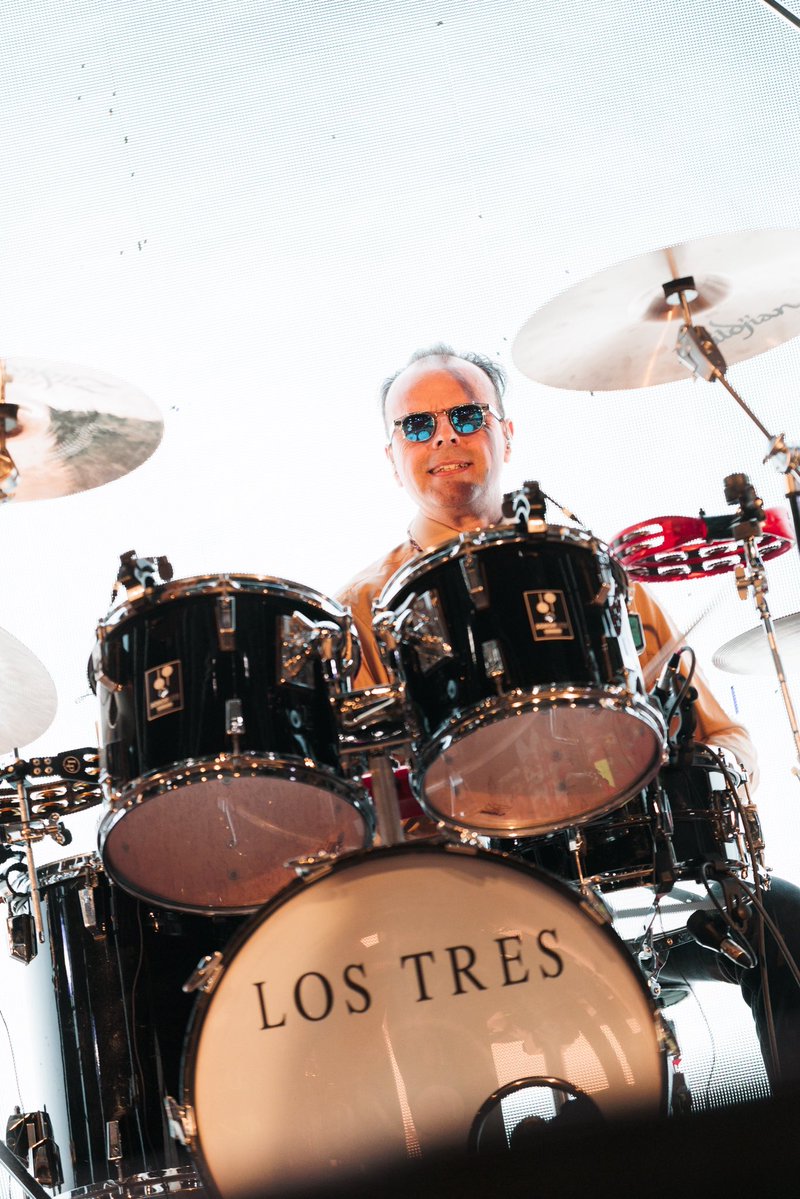 Los Tres tweet media