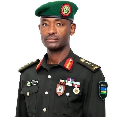 ClaudineUmubye1's tweet photo. Sanctionner des officiers, c’est viser le cœur du système.
Quand la chaîne de commandement est touchée, le pouvoir vacille.
Le Rwanda, État militaire déguisé en démocratie, entre dans une zone de turbulences.
Le début de la fin ? https://t.co/m6mgDr2o0f