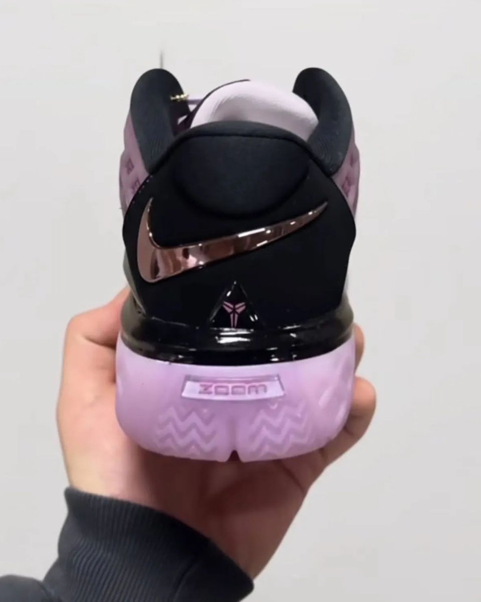 JustFreshKicks tweet media