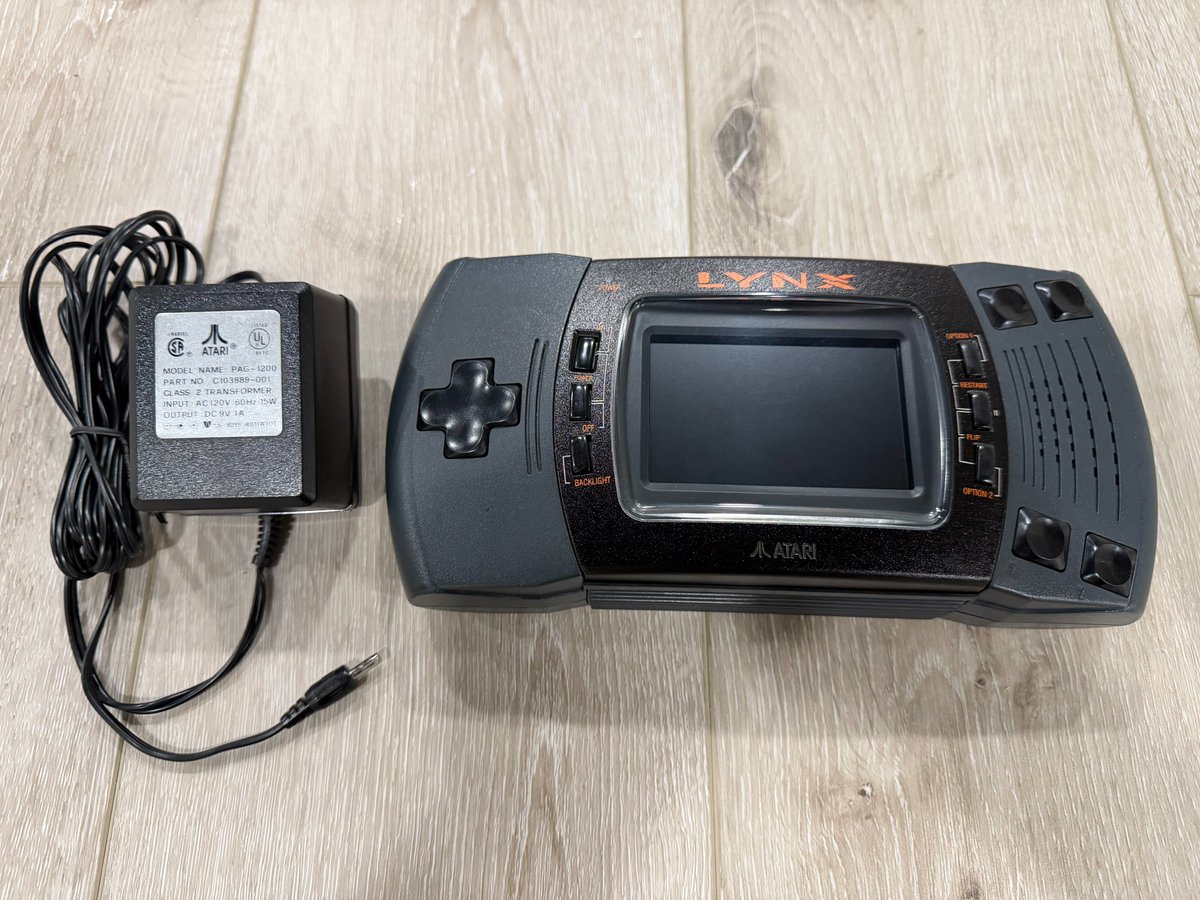 AlteredRetro tweet media