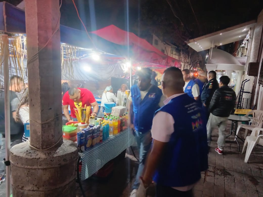 En Miguel Hidalgo la seguridad se construye con acciones firmes.

Damos seguimiento a la recuperación de espacios públicos y al retiro de bienes mostrencos.

Además, realizamos operativo en chelerías de la colonia Tlaxpana.
Seguimos trabajando por colonias más seguras y