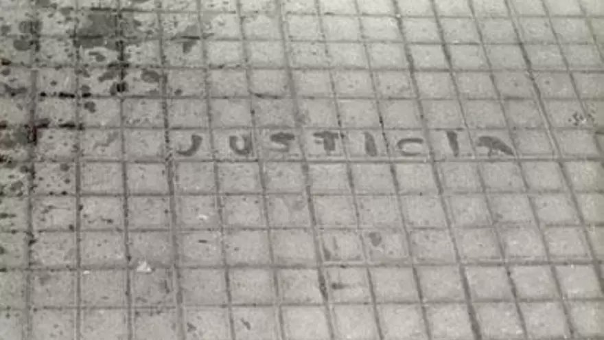 amores_g's tweet image. #3M de 1976.

#Terrorismo es Manuel #Fraga asesinando en #Vitoria.