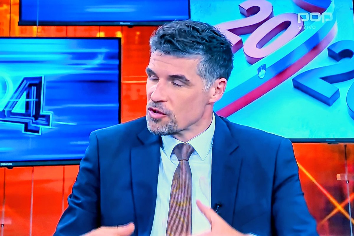 Novinarka PopTV soočenje izpeljala vrhunsko, z izborom kandidatov za analizo je pa brcnila v prazno. Gregorčič, sporen in nesposoben politik, ki v politik in ni dosegel ničesar politizira nastop  vidnih kandidatov strank. 🤣😱🤮