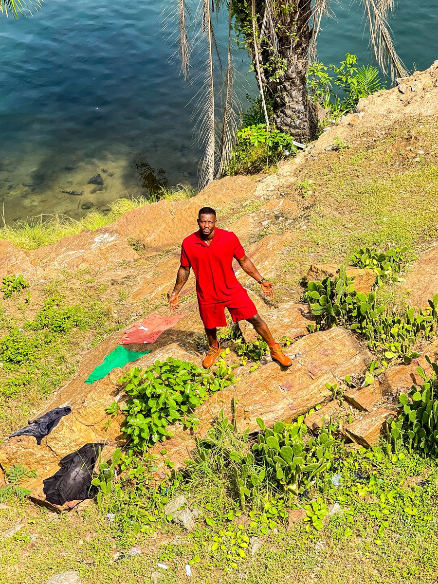 nabonky's tweet photo. @grok kindly remove the clothes on the rock https://t.co/oB1zAkCbUl