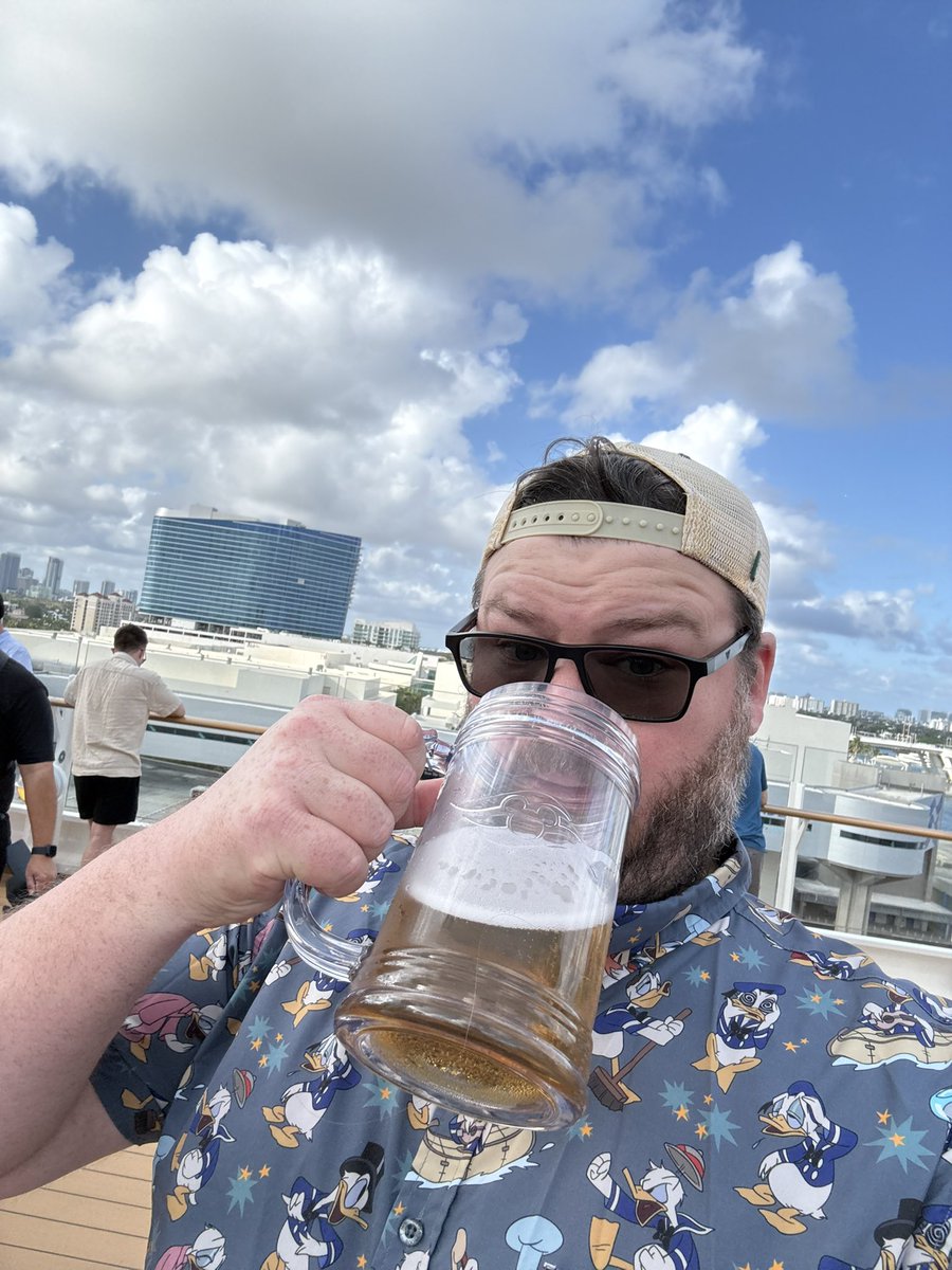 CheeksAdam tweet media