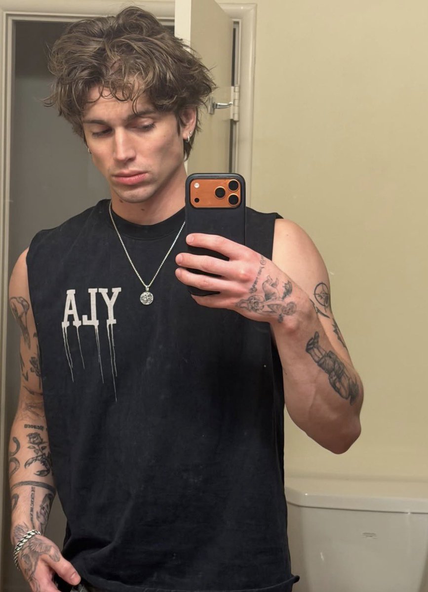 notgwendalupe's tweet image. vinnie hacker via instagram