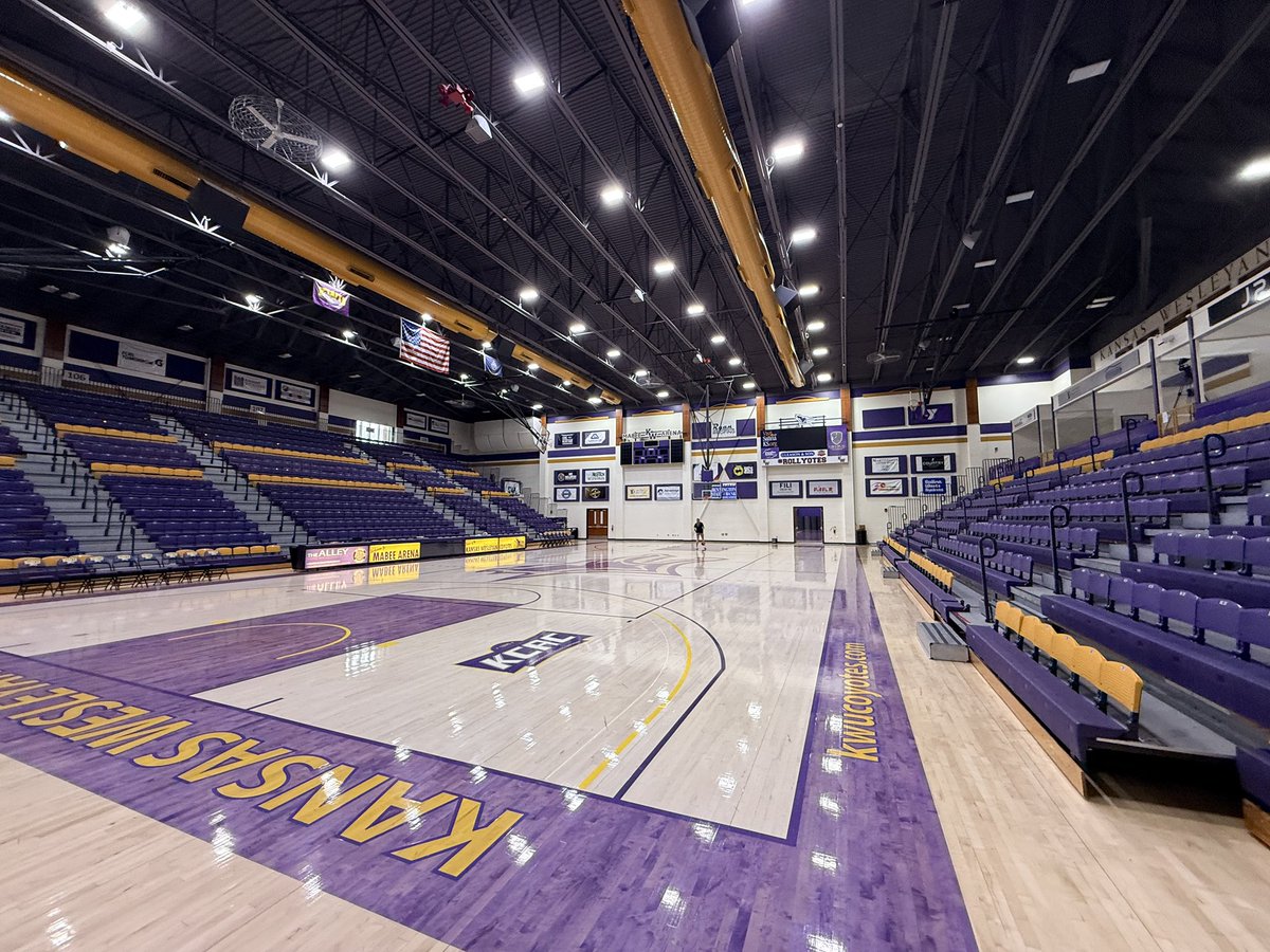 jax_lohrer11's tweet photo. Blessed to say that I am committed to the purple and gold @KWUMBB !! God has given me a path to continue basketball and couldn’t be more thankful! Thanks to @CoachMurdock4 @braydenjwhite @E_holloway86 for this opportunity!! #AGTG #RollYotes !! https://t.co/wWQuYeTxHO